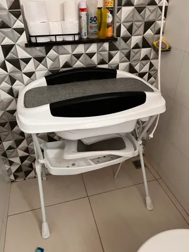 Banheira com trocador e suporte