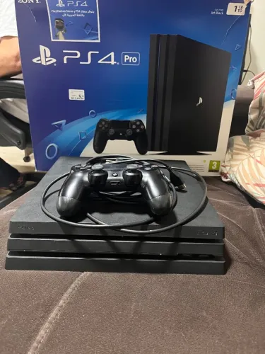 PS4 Pro 1TB (na caixa) + Controle Original  + 4 Jogos