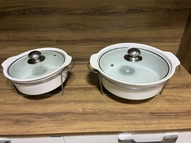 2 travessas R echaud redondo de porcelana