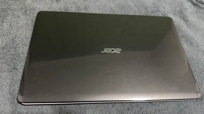 Notebook Acer Aspire E1-571