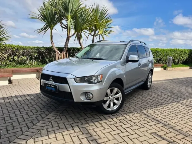 Mitsubishi Outlander 2.0 16V 160cv Aut. 2012