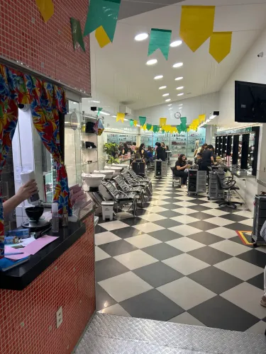 Manicure para salão conceituado 