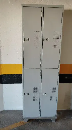 Armário Roupeiro de aço 