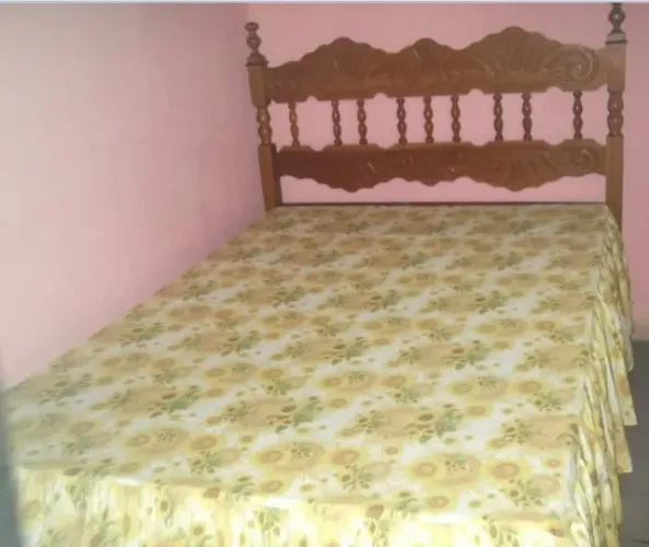 Cama de Casal de Madeira