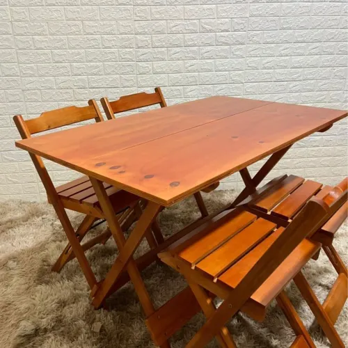 Mesa 120x70 com 4 cadeiras de madeira dobravel