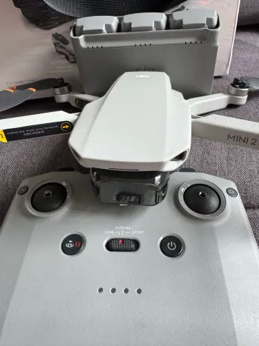 Drone DJI Mini 2 Fly More Combo
