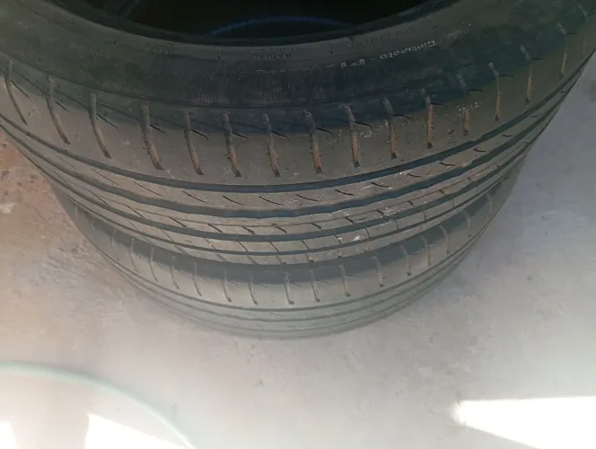 (2 dois) Pneus Pirelli P1 plus cinturato meia vida ! 225/45/17