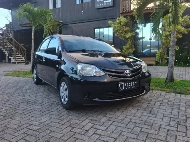 Toyota Etios X Sedan 1.5 Flex 16V 4P Mec. 2014