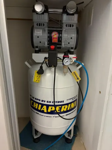 Compressor Odontológico Chiaperini MC 10 BPO RV - 60 Litros (Isento de Óleo)
