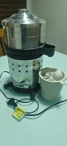 Espremedor de Frutas Inox Bivolt 127/220