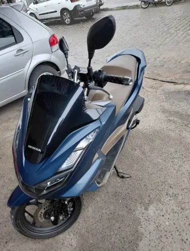 Vendo uma pcx ano 2024 DLX