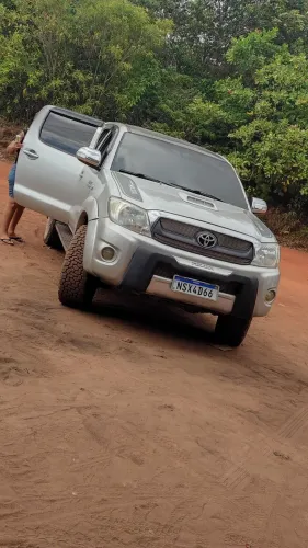 Toyota Hilux CD D4-d 4X4 2.5 16V 102cv TB Dies. 2011