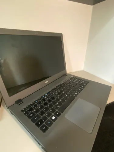 Notebook Acer + caixinha de som, teclado e mouse
