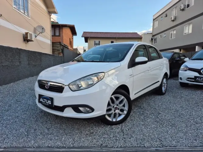 Fiat Grand Siena Essence Dual. 1.6 Flex 16V 2013