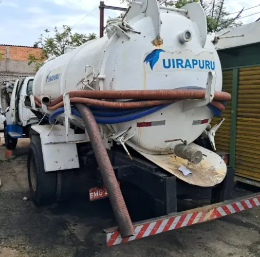 Caminhão Limpa Fossa