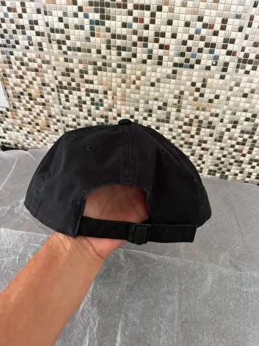 Boné Adidas Original e novo