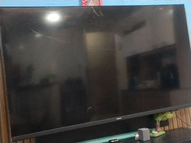 Vendo smart tv 43 polegadas com tela quebrada 