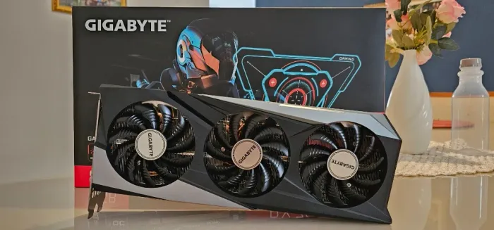 Placa de Vídeo Rx 7600 Gigabyte OC ( Perfeito Estado com Nota )