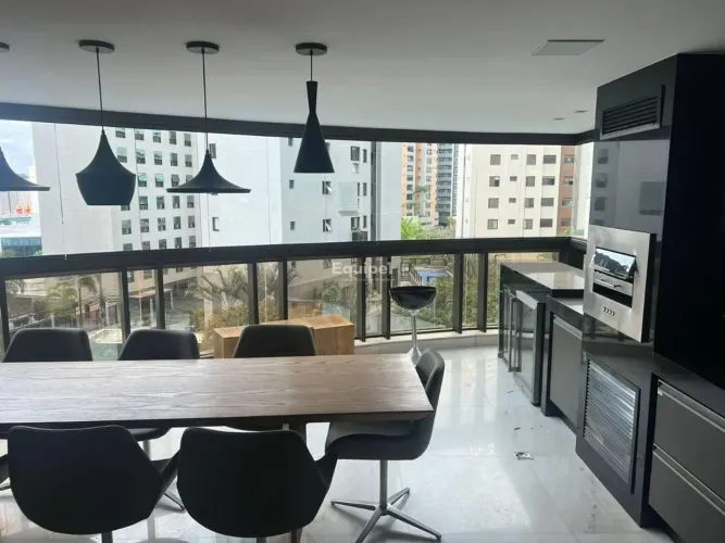 Apartamento com 4 Quartos e 4 banheiros para Alugar, 280 m² por R$ 30.000/Mês