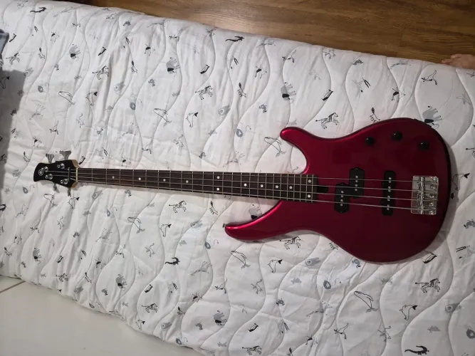Baixo yamaha trbx 174