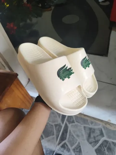 ? Slide Lacoste Réplica Premium Novo Tam. 43 Veste 44 Off White R$ 190,00