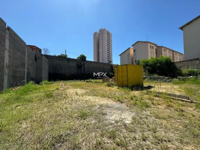 Terreno à venda em Piracicaba, Higienópolis, com 1800 m²