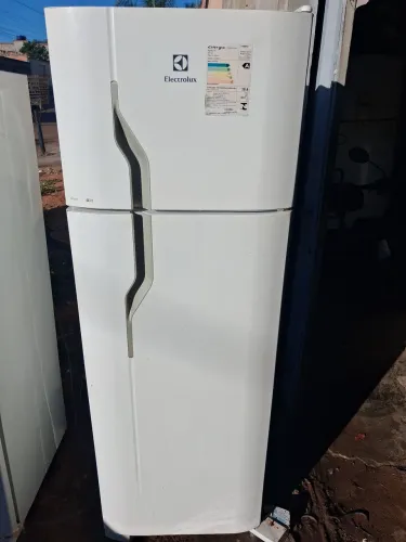 Geladeira electrolux dúplex 260 litros