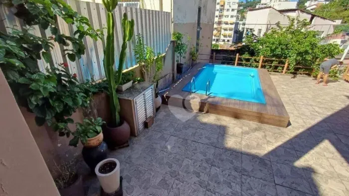 Linda casa - piscina - vaga - 181m2 ( + - 200m2 de área externa) Largo das Neves - Sta Ter