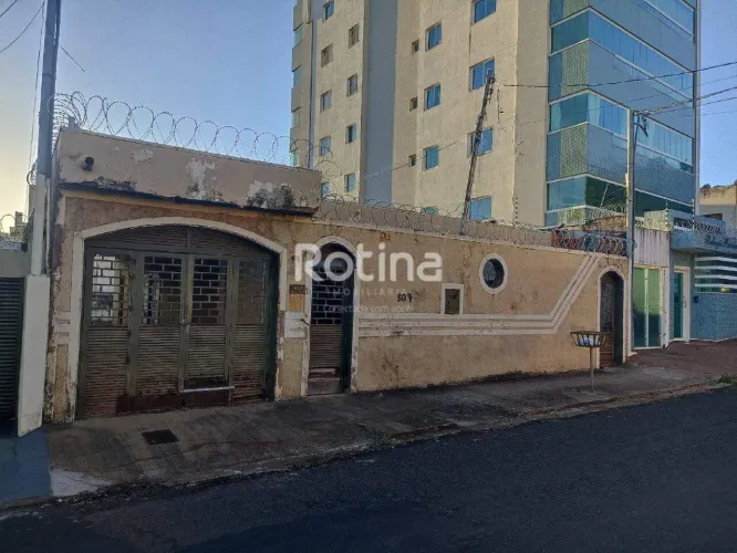 Terreno 360 m² à venda no Bairro Saraiva (Uberlândia)