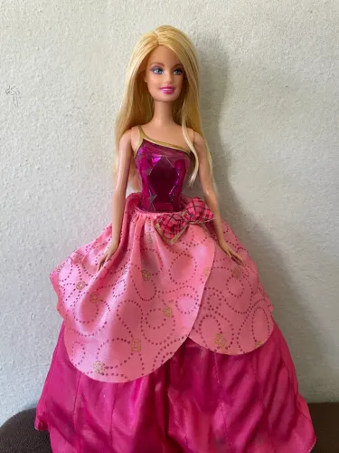 Boneca Barbie escola de princesa Blair 3 em 1