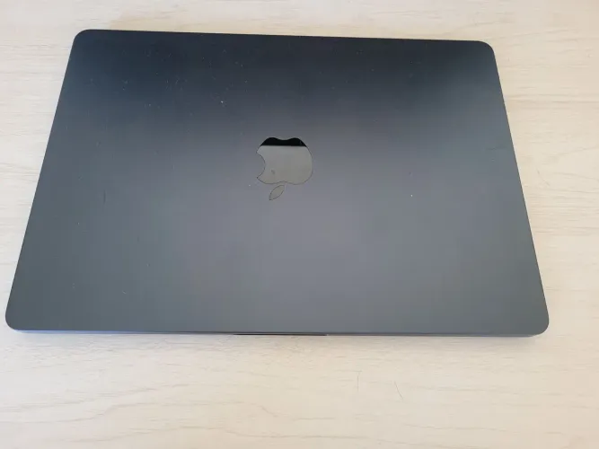 Macbook M2 16gb