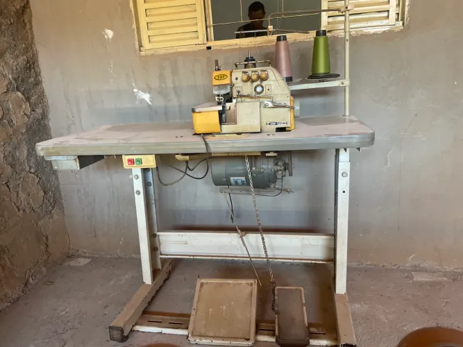 Vendo máquina de costura industrial