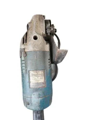 Esmerilhadeira profissional Makita 