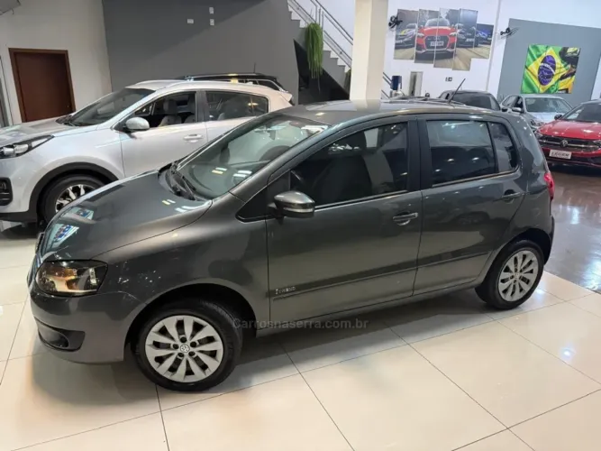 Volkswagen Fox 1.6 MI Total Flex 8V 5P 2013