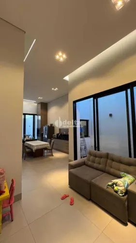 Casa residencial com 4 quartos sendo 1 suíte disponível para venda no bairro Novo Mundo em