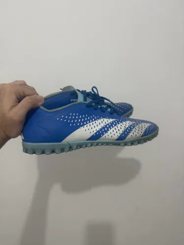 CHUTEIRA SOCIETY ADIDAS PREDATOR, TAMANHO 42, USADA POUCAS VEZES