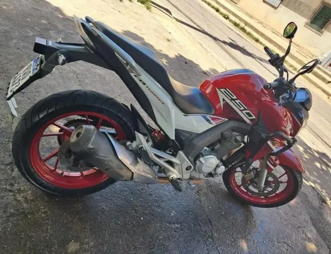 Honda  cb250f twitter