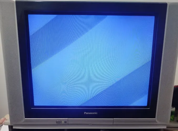 ? Tv Panasonic de tubo, totalmente funcional em boas condições (sem controle)