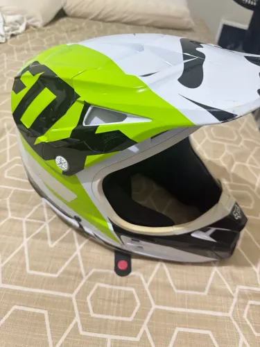 Capacete fox