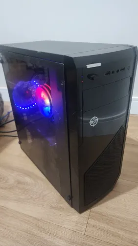 PC Gamer Ryzen 5 3500 + RX 580 8GB + 16GB RAM + SSD
