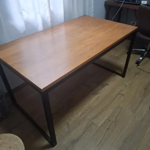 Mesa d emadeira peroba com pes de ferro