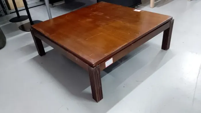 Mesa de Centro Quadrada - Estilo Retrô (81x81cm) 