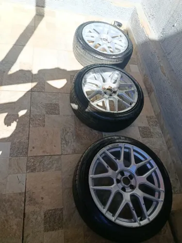 3 rodas da Mercedes aro 19, furação 5 x 114
