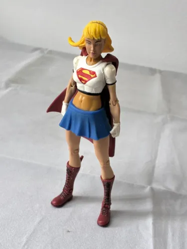 DC Universe Classics Supergirl
