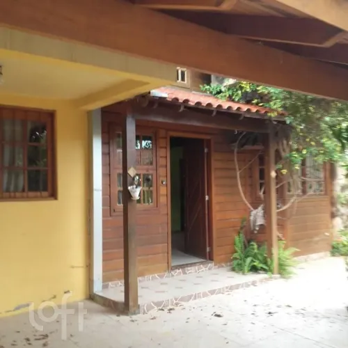 Casa à venda em Vila Ipiranga com 115 m², 4 quartos, 1 suíte, 2 vagas