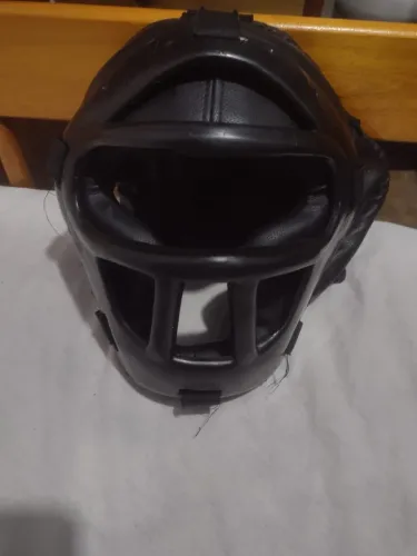 Protetor de cabeça c/ Grade - Capacete Muay thai
