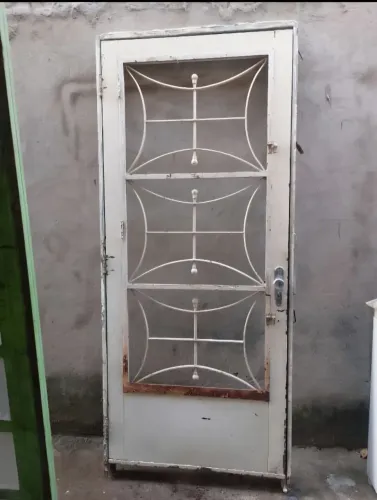 Porta na chapa 18