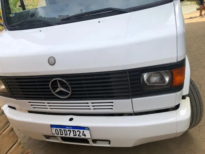 Caminhão 710 PLUS 2012 Baú