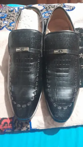 VENDE-SE 02(DOIS) PARES DE SAPATO SOCIAL 