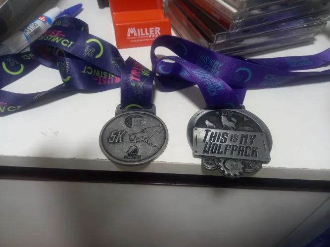 MEDALHA RUN THE NIGHT 2015 E 2016
